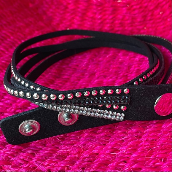Nineties Choker - Picture 3 of 6